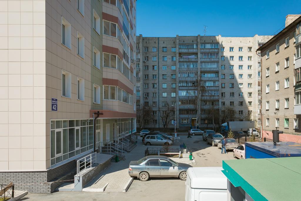 Narayana Apartments On Sibirskaya 42 ノヴォシビルスク エクステリア 写真