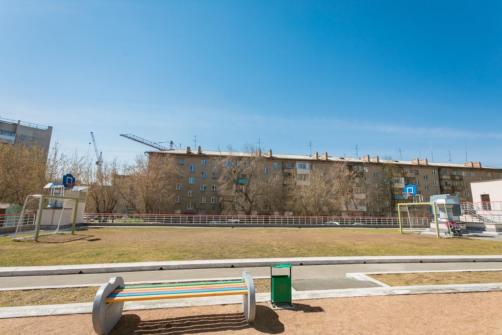 Narayana Apartments On Sibirskaya 42 ノヴォシビルスク エクステリア 写真